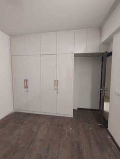 4 BHK + Extra Room Builder Floor For Rent in DLF Garden City Independent Floors