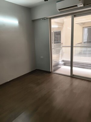 Room in 2 BHK Apartment at Signature Global City, Sector 37d – for Rent