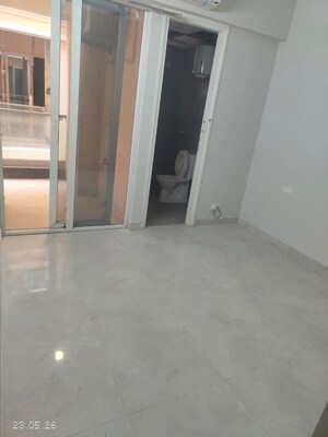 Room in 2 BHK Apartment at Signature Global City, Sector 37d – for Rent