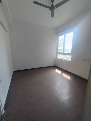 Room in 3 BHK Apartment at Mapsko Mount Ville, Sector 79 – for Rent
