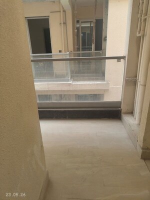 Room in 3 BHK Apartment at Signature Global City, Sector 37d – for Rent