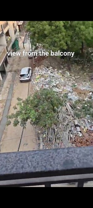 Plot Area in 3 BHK Builder Floor at Vasant Kunj – for Sale