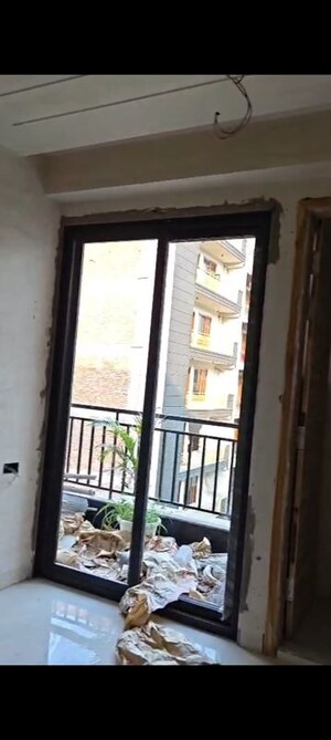 Room in 3 BHK Builder Floor at Vasant Kunj – for Sale