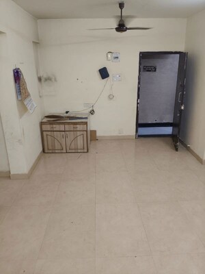 Room in 1 BHK Apartment at Shree Laxmi CHS , Lower Parel – for Rent