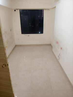 Room in 1 BHK Apartment at Shree Laxmi CHS , Lower Parel – for Rent