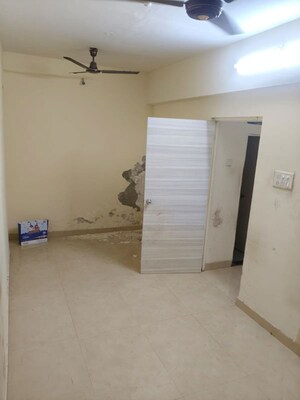 Room in 1 BHK Apartment at Shree Laxmi CHS , Lower Parel – for Rent