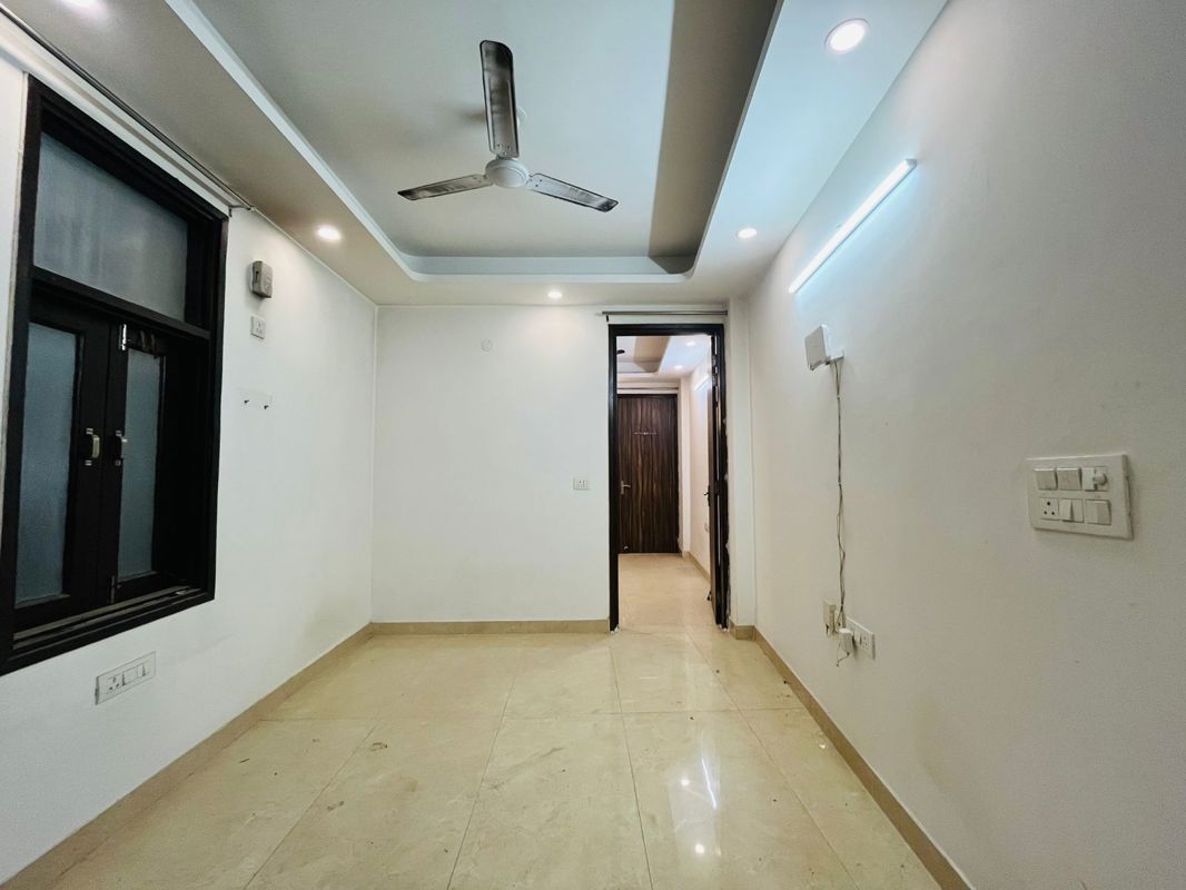 4 BHK + Pooja Room,Servant Room,Study Room Builder Floor For Rent in Green Fields Colony