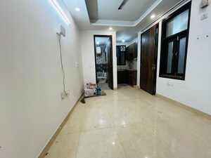 Room in 4 BHK Builder Floor at Green Fields Colony – for Rent