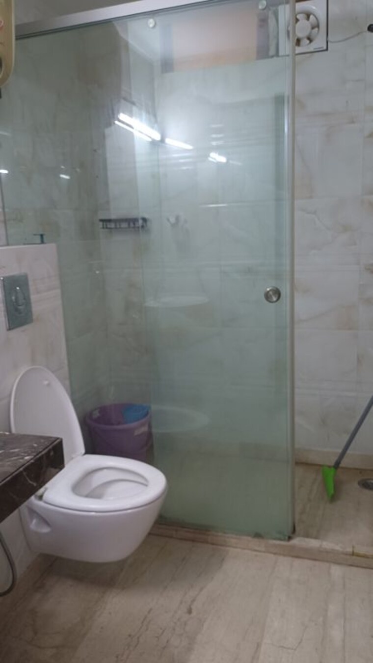 Bathroom, new rajinder nagar 3 Bedroom 1152 Sq.Ft. Builder Floor In New Rajinder Nagar Delhi 10397684