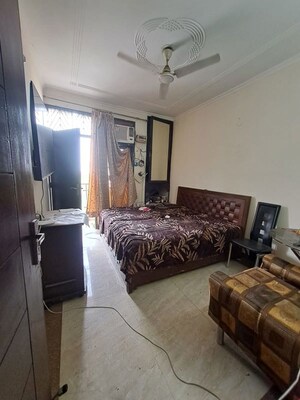 Living Room in 3 BHK Builder Floor at Green Fields Colony – for Rent