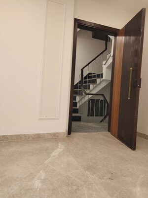 Room in 3 BHK Builder Floor at East Of Kailash – for Sale