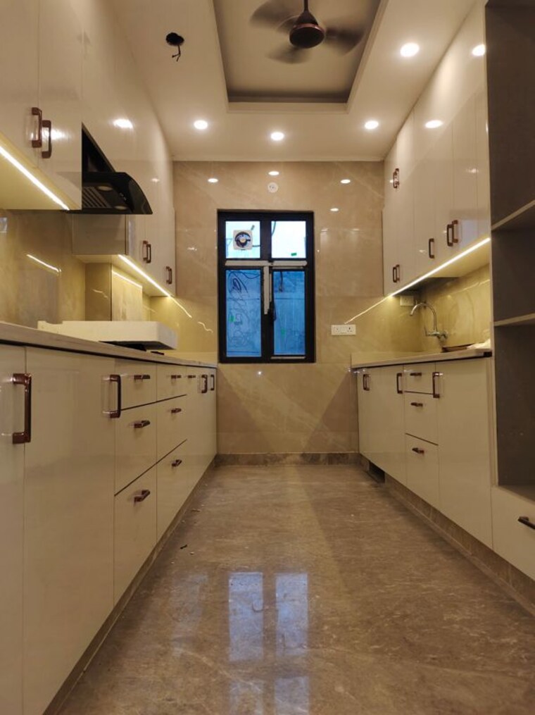 Kitchen, east of kailash 3 Bedroom 1800 Sq.Ft. Builder Floor In East Of Kailash Delhi 10397698