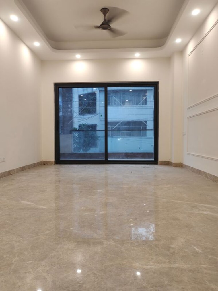 Room, east of kailash 3 Bedroom 1800 Sq.Ft. Builder Floor In East Of Kailash Delhi 10397698