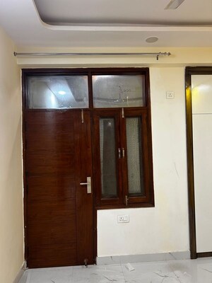 Building Lobby in 3 BHK Builder Floor at AVS Tower, Sector 73 – for Rent