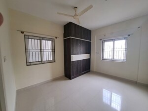 Room in 2 BHK Apartment at Hrbr Layout – for Rent