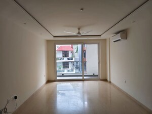 Room in 3 BHK Builder Floor at Sector 40 – for Rent