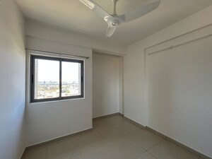 Room in 2 BHK Apartment at Prestige Kew Gardens, Bellandur – for Sale