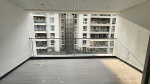 Room in 2 BHK Apartment at Prestige Kew Gardens, Bellandur – for Sale