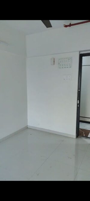 Room in 1 BHK Apartment at Savera CHS Kurla, Kurla East – for Rent