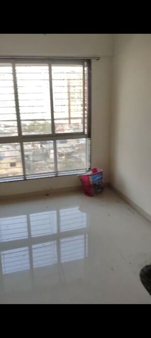 Room in 1 BHK Apartment at Savera CHS Kurla, Kurla East – for Rent