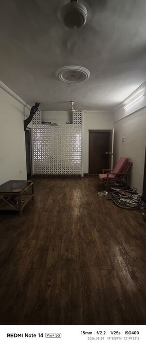 Room in 2.5 BHK Apartment at Indus CHS, Andheri West – for Rent