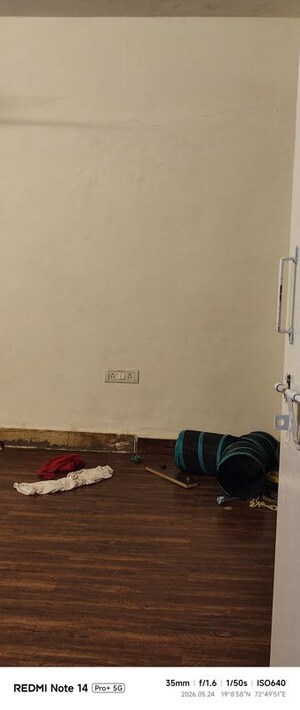 Furnished Amenities in 2.5 BHK Apartment at Indus CHS, Andheri West – for Rent