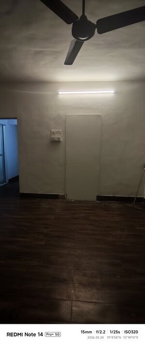 Room in 2.5 BHK Apartment at Indus CHS, Andheri West – for Rent