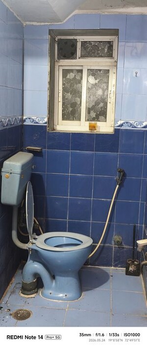 Furnished Amenities in 2.5 BHK Apartment at Indus CHS, Andheri West – for Rent