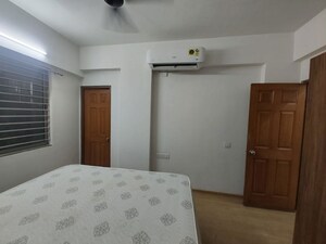 Room in 2 BHK Apartment at  Deep Indraprastha Homes, Makarba – for Rent