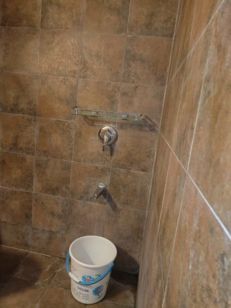 Bathroom, sector 40 2 Bedroom 160 Sq.Yd. Builder Floor In Sector 40 Gurgaon 10397776