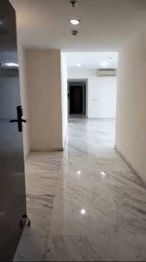 Room in 4 BHK Apartment at Tata Primanti-Executive Apartments, Sector 72 – for Sale