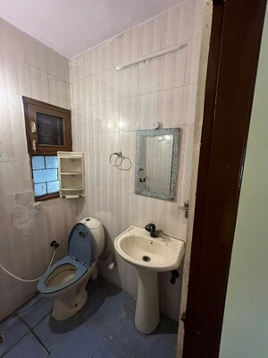 1 RK Apartment For Rent in Arun Vihar Sector 37, Sector 37
