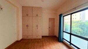 Room in 4 BHK Apartment at Central Park I, Sector 42 – for Sale