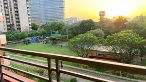 4 BHK Apartment – Garden View at Central Park I, Sector 42 - for Sale