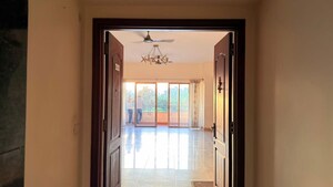 Room in 4 BHK Apartment at Central Park I, Sector 42 – for Sale