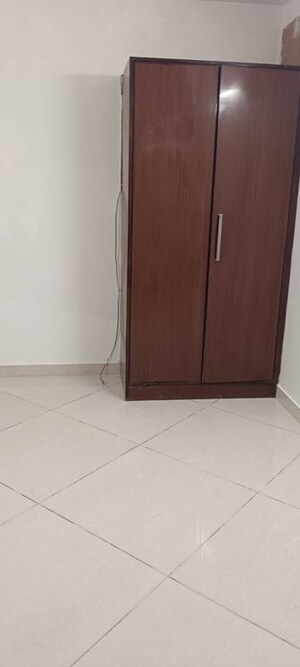 Room in 2 BHK Builder Floor at Sector 9 – for Rent