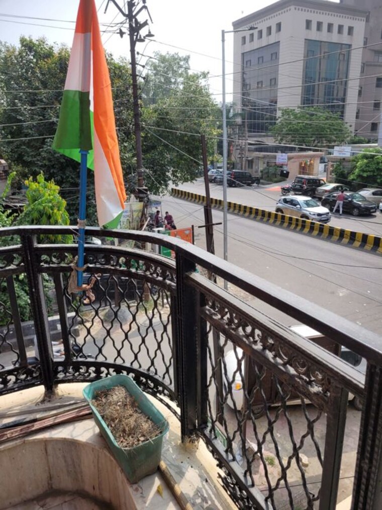 Balcony, sector 50 6 Bedroom 360 Sq.Mt. Builder Floor In Sector 50 Noida 10397841