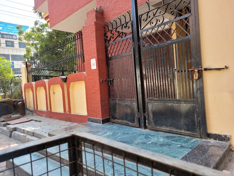 Exterior View, sector 50 6 Bedroom 360 Sq.Mt. Builder Floor In Sector 50 Noida 10397841