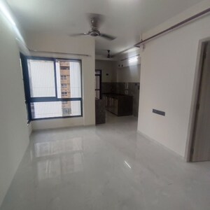 Room in 2 BHK Apartment at Paradigm Antalya, Oshiwara – for Rent