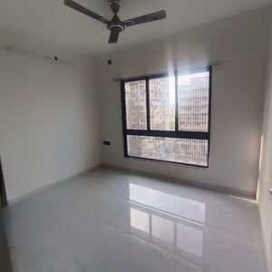 Room in 2 BHK Apartment at Paradigm Antalya, Oshiwara – for Rent