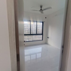Room in 2 BHK Apartment at Paradigm Antalya, Oshiwara – for Rent