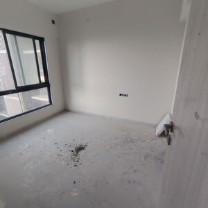 Room in 2 BHK Apartment at Paradigm Antalya, Oshiwara – for Rent
