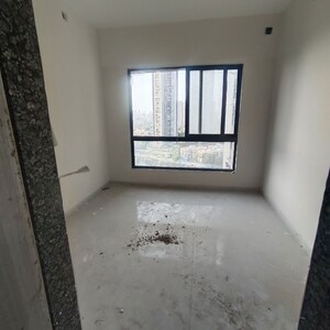 Room in 2 BHK Apartment at Paradigm Antalya, Oshiwara – for Rent