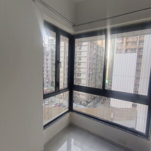 Room in 2 BHK Apartment at Paradigm Antalya, Oshiwara – for Rent