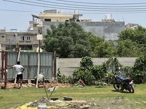  Plot – Exterior View View at Maruti Kunj - for Rent