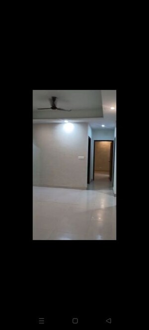 Room in 2.5 BHK Apartment at Mahagun Mirabella Highrise, Sector 79 – for Rent