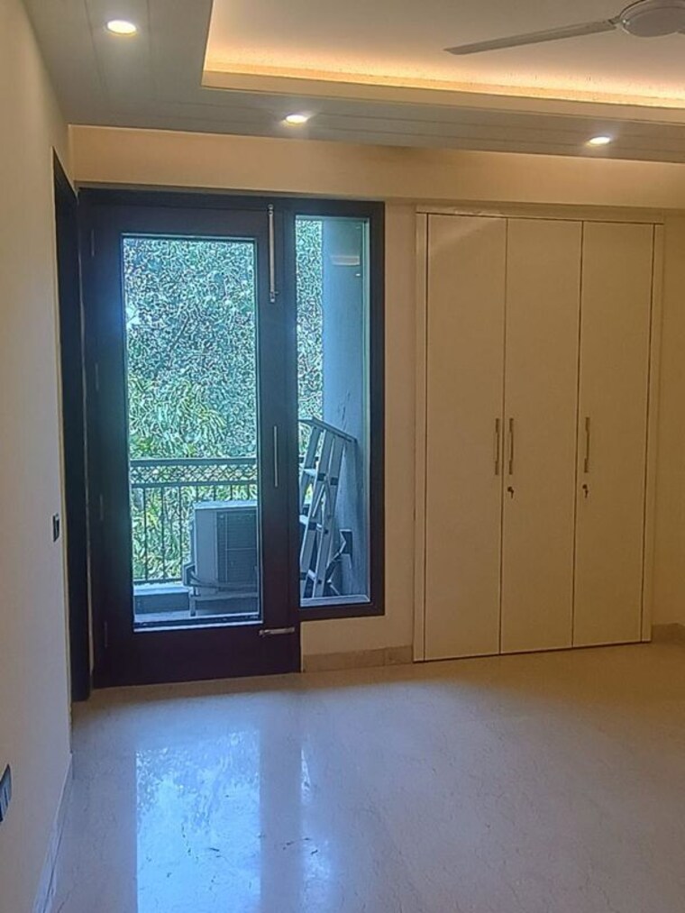 Room, greater kailash i 3 Bedroom 208 Sq.Yd. Builder Floor In Greater Kailash I Delhi 10397897