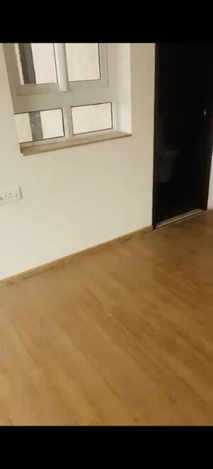 Room in 2 BHK Apartment at Indiabulls One Indiabulls, Pokhran Road No Two – for Sale