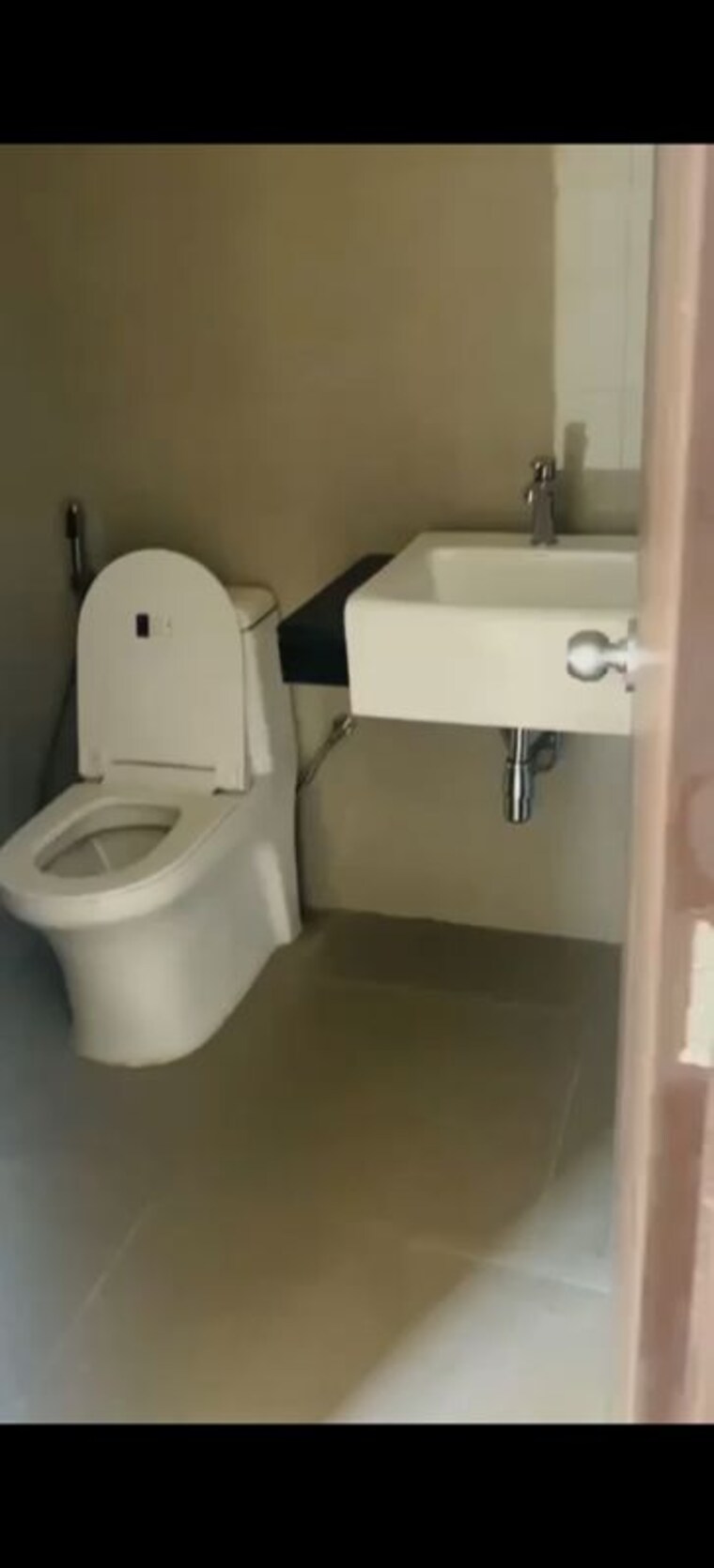 Bathroom, indiabulls-one-indiabulls 2 Bedroom 806 Sq.Ft. Apartment In Pokhran Road No Two Thane 10397911