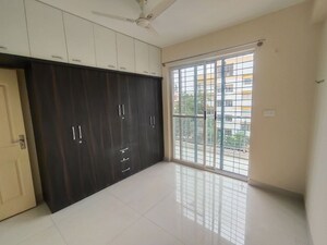 Room in 3 BHK Apartment at SLS Springs, Haralur Road – for Rent